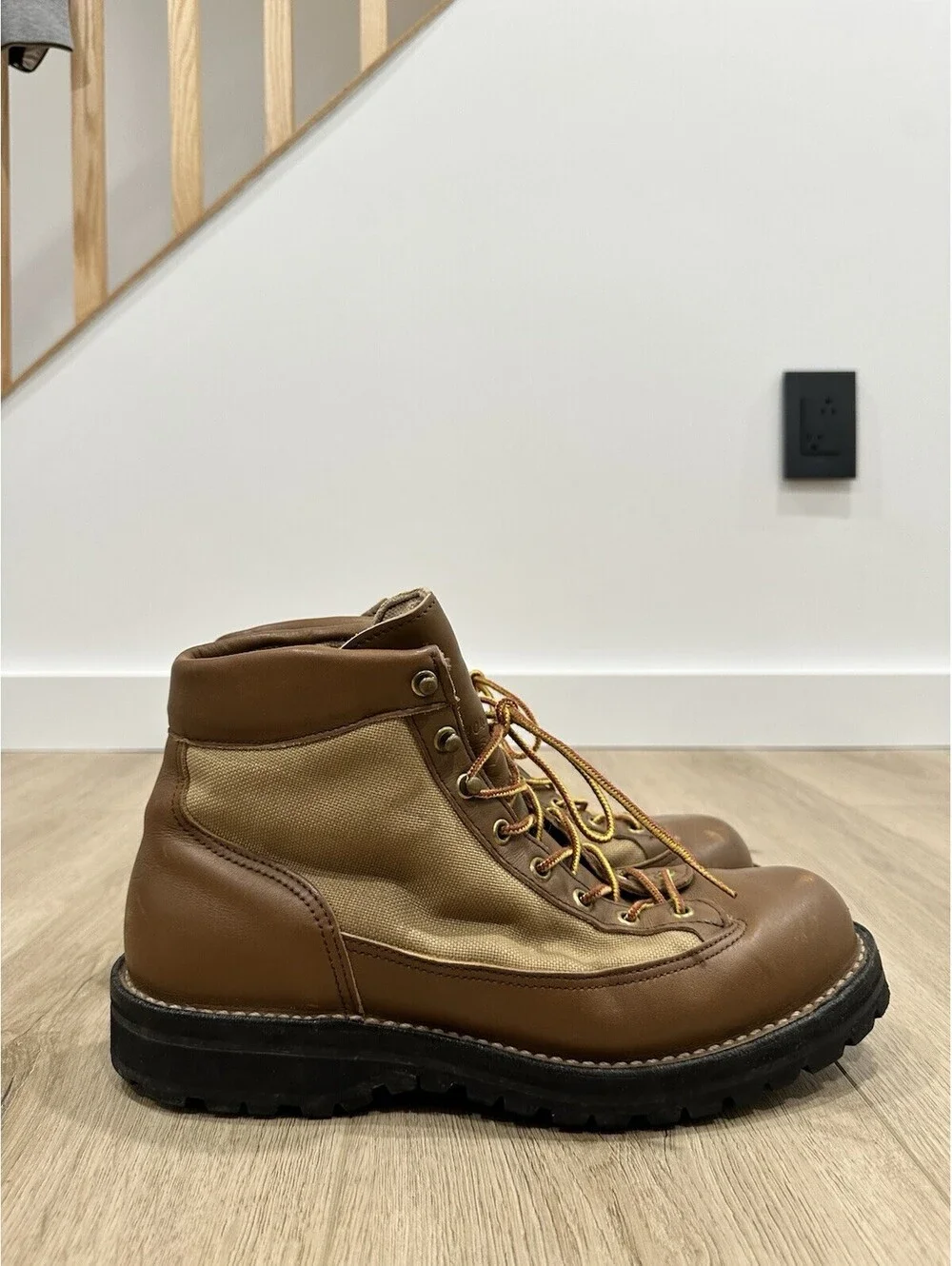 Vintage Danner 30420 10D USA Made Brown Leather Black Tag Gore-Tex Boots